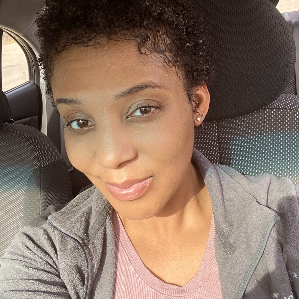 Meet your Posher, Tousha